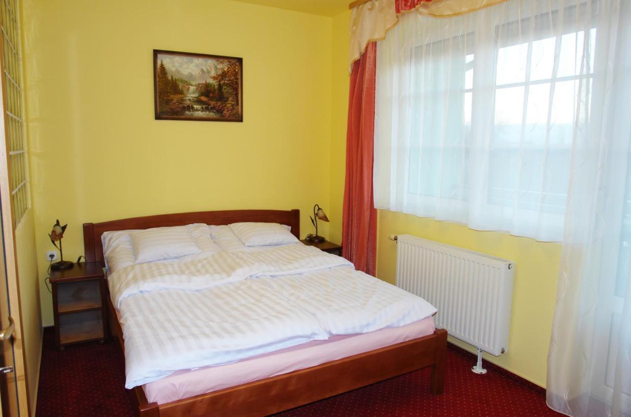 Holdlux Apartmanok Sarvar Exterior foto
