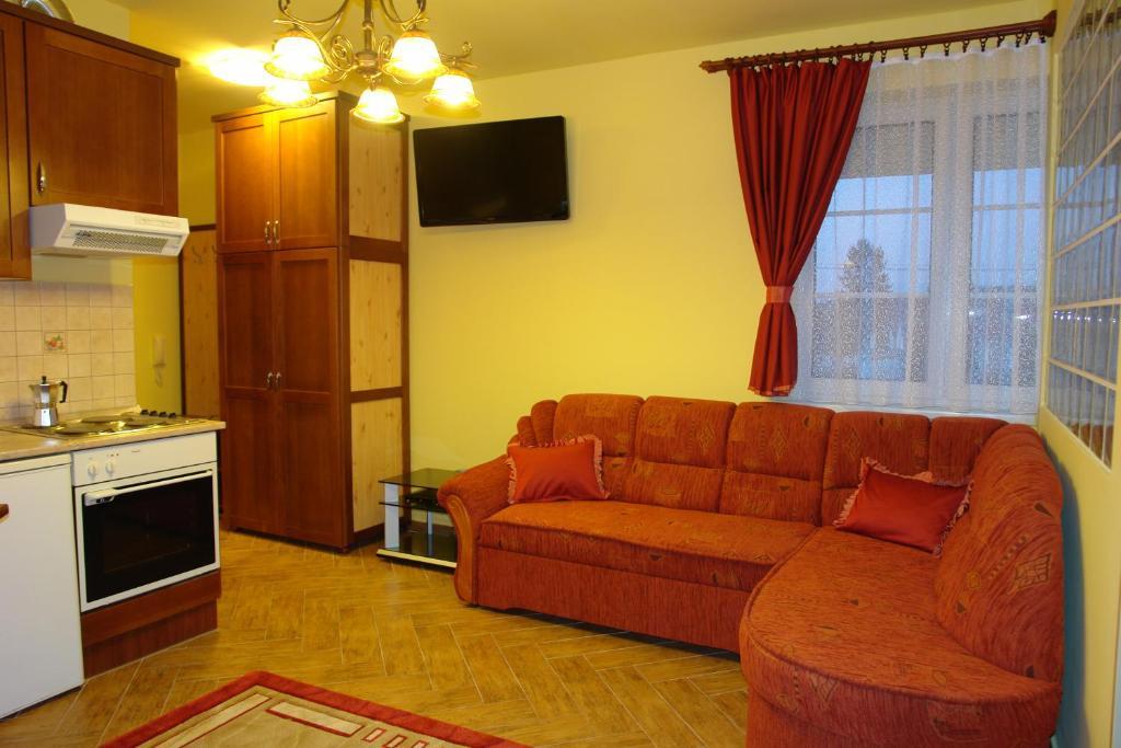 Holdlux Apartmanok Sarvar Quarto foto