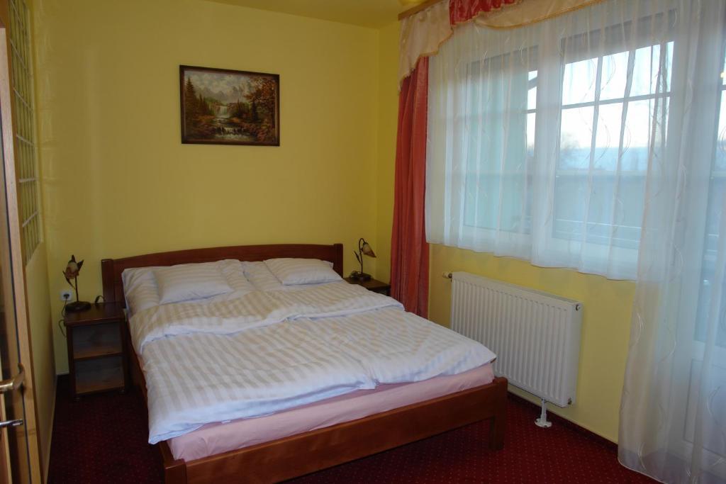 Holdlux Apartmanok Sarvar Quarto foto