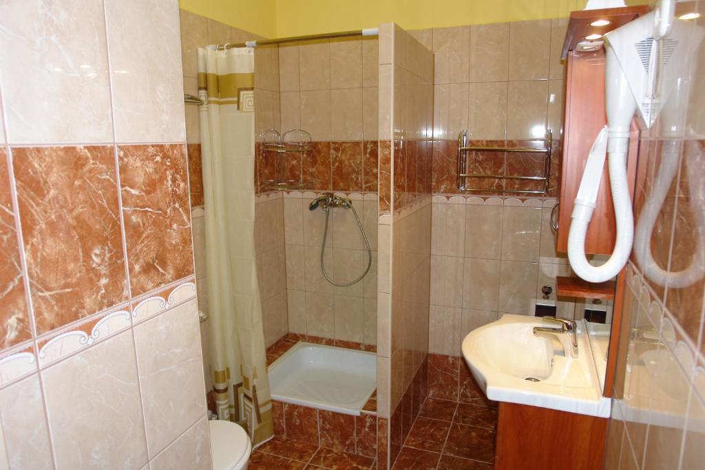 Holdlux Apartmanok Sarvar Quarto foto