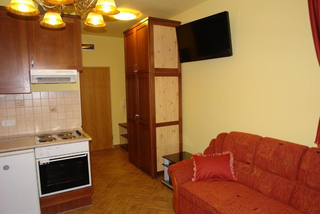 Holdlux Apartmanok Sarvar Quarto foto