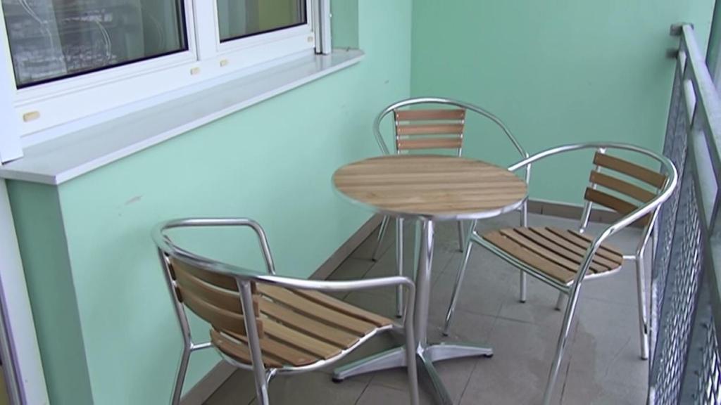 Holdlux Apartmanok Sarvar Quarto foto