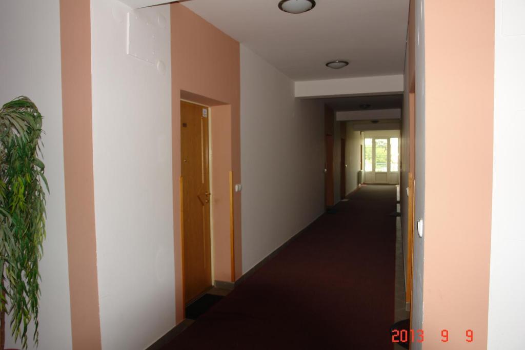 Holdlux Apartmanok Sarvar Exterior foto